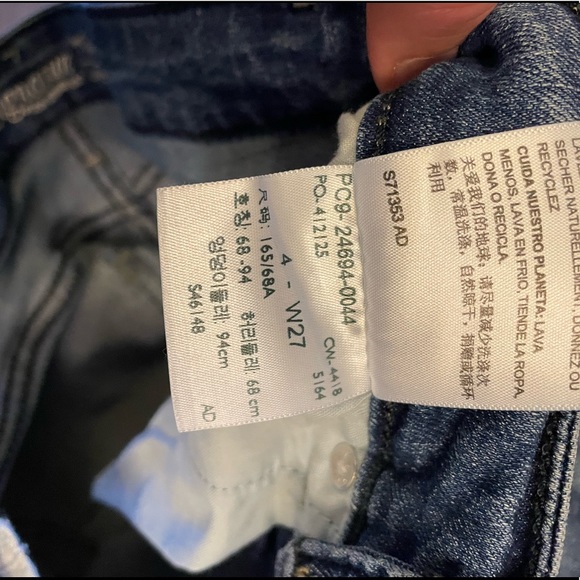 Capri Levi’s - Picture 3 of 5